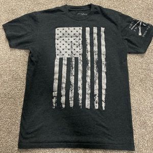 Men’s Grunt Style Shirt. Black With Flag. Size M.